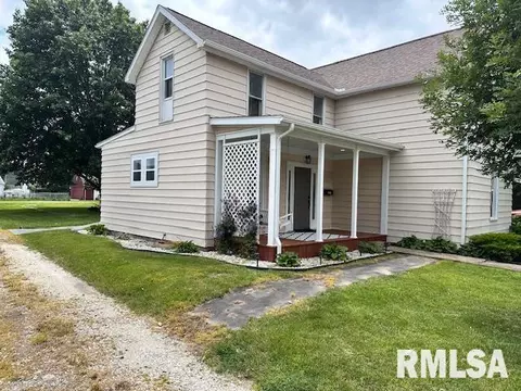 Exterior - 964 E Locust St, Canton, IL 61520 photo 2 of 12