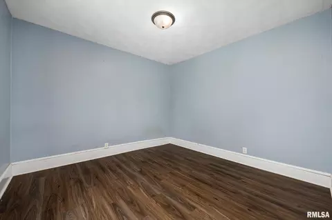 Bedroom - 411 E 3rd St, Delavan, IL 61734 photo 2 of 7