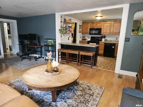 75 W 5th St, El Paso, IL 61738 photo 5