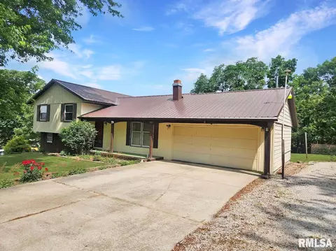 1003 Tonti Rd, Toulon, IL 61483