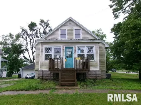 335 W Walnut St, Washburn, IL 61570