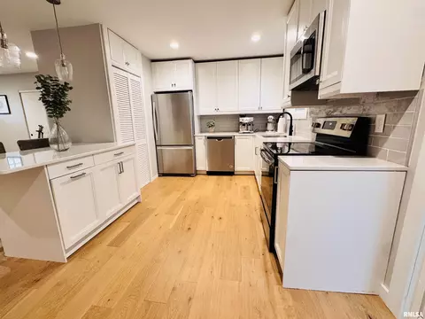 Kitchen - 702 S Pearl St, Macomb, IL 61455 photo 3 of 6