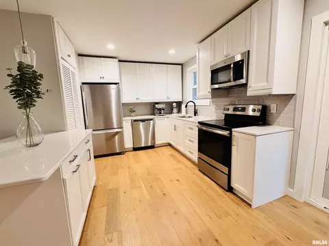 Kitchen - 702 S Pearl St, Macomb, IL 61455 photo 6 of 6