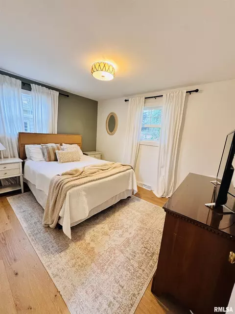 Bedroom - 702 S Pearl St, Macomb, IL 61455 photo 3 of 5