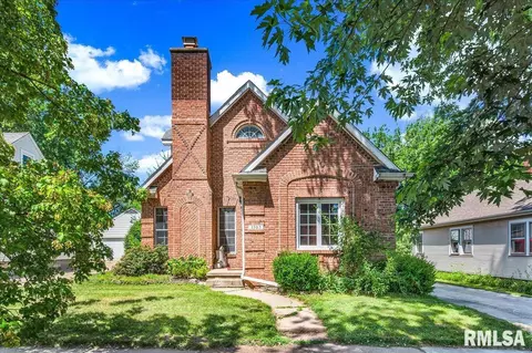 1503 S 4th St, Pekin, IL 61554