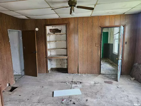 Other - 904 E 4th St, Beardstown, IL 62618 photo 2 of 6
