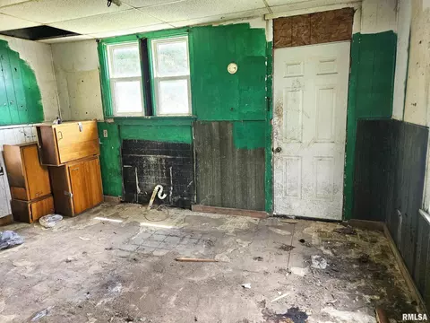 Other - 904 E 4th St, Beardstown, IL 62618 photo 3 of 6