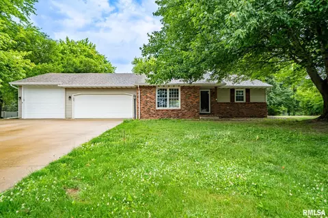 26530 Westlane Dr, Morton, IL 61550