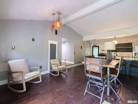 Dining - 6635 W Wheeler Rd, Mapleton, IL 61547 photo 3 of 4