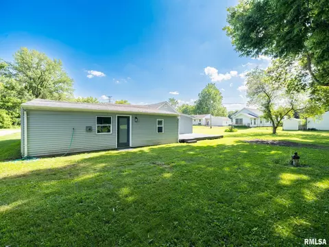 Exterior - 6635 W Wheeler Rd, Mapleton, IL 61547 photo 4 of 8
