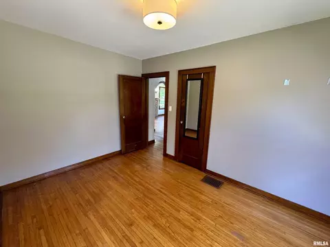 Bedroom - 601 Compton Pkwy, Macomb, IL 61455 photo 5 of 5