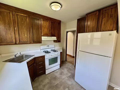 Kitchen - 601 Compton Pkwy, Macomb, IL 61455 photo 1 of 5