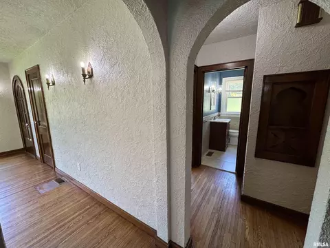 Entry Way - 601 Compton Pkwy, Macomb, IL 61455 photo 3 of 5