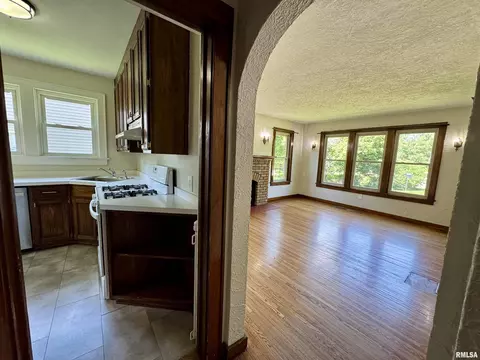 Entry Way - 601 Compton Pkwy, Macomb, IL 61455 photo 1 of 5