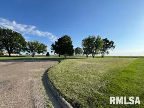 109 Sunset Dr, Washburn, IL 61570