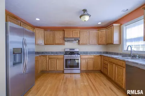 Kitchen - 1508 W Meadowview Dr, Dunlap, IL 61525 photo 1 of 1