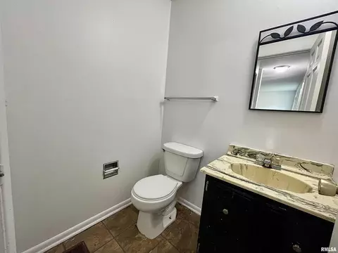 Bath - 15 Cedar Dr, Macomb, IL 61455 photo 1 of 5