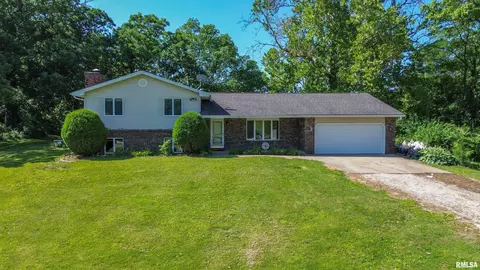 219 Town Hall Rd, Metamora, IL 61548