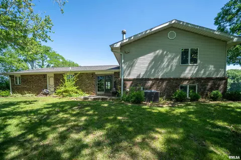 Exterior - 219 Town Hall Rd, Metamora, IL 61548 photo 4 of 4