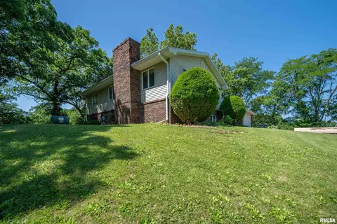 Exterior - 219 Town Hall Rd, Metamora, IL 61548 photo 1 of 4