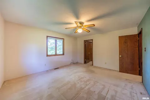 Bedroom - 219 Town Hall Rd, Metamora, IL 61548 photo 6 of 21