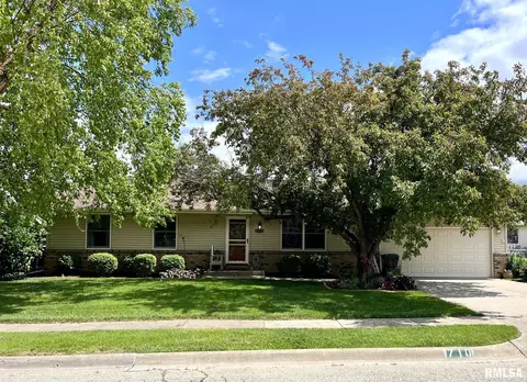 710 Pierce St, Morton, IL 61550