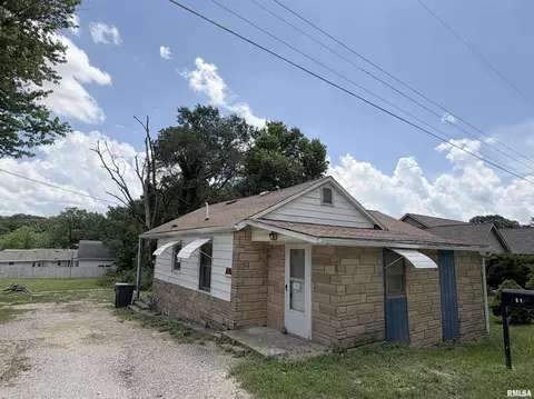 210 Murphy Ln, Metamora, IL 61548