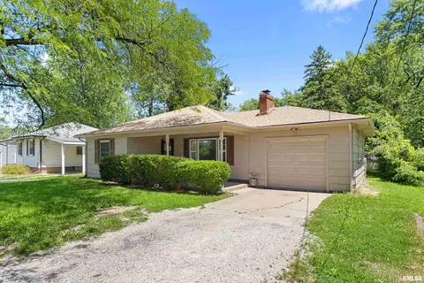 1726 N Pierson Dr, West Peoria, IL 61604