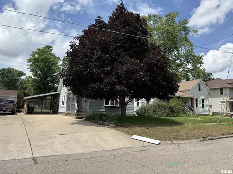 528 N Avenue A St, Canton, IL 61520