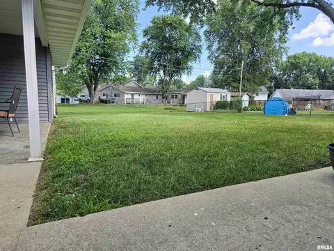 1704 Heisel Ave, Pekin, IL 61554 photo 21