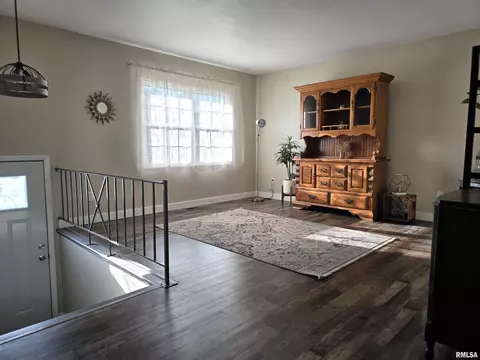 1704 Heisel Ave, Pekin, IL 61554 photo 3