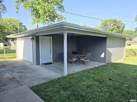 1704 Heisel Ave, Pekin, IL 61554 photo 19