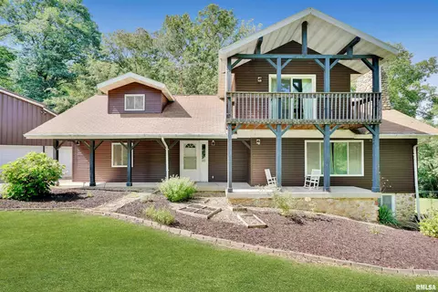 21210 E Silver Creek Rd, Farmington, IL 61531