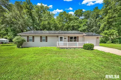 213 Lee St, North Pekin, IL 61554
