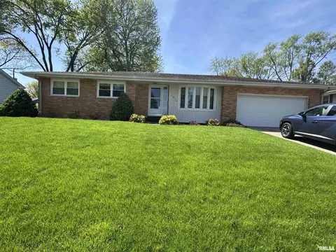 2819 N Lehman Rd, Peoria, IL 61604