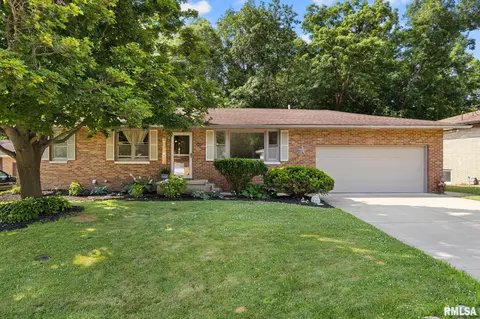 425 Neumann Dr, East Peoria, IL 61611