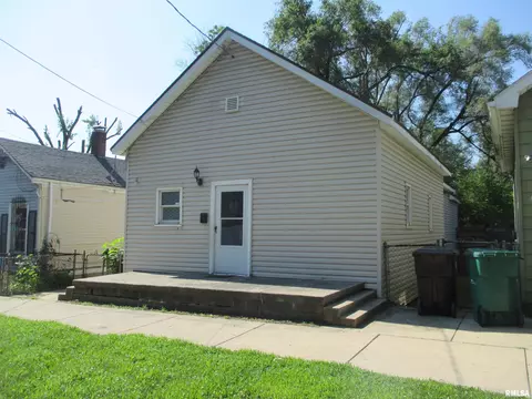 1810 W Latrobe St, Peoria, IL 61605