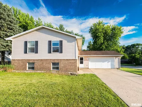 3518 W Pemford Ct, Peoria, IL 61604