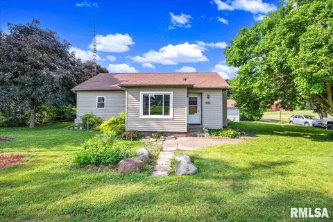 205 W Locust St, La Rose, IL 61541