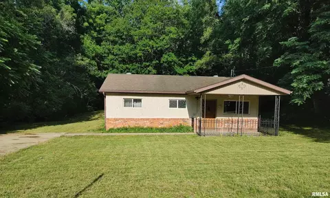 132 N Mcarthur Dr, North Pekin, IL 61554