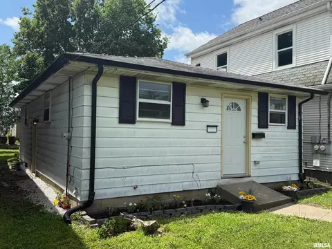 802 E Virginia Ave, Peoria, IL 61603