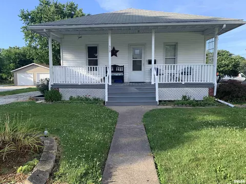 519 E Davis St, Bushnell, IL 61422