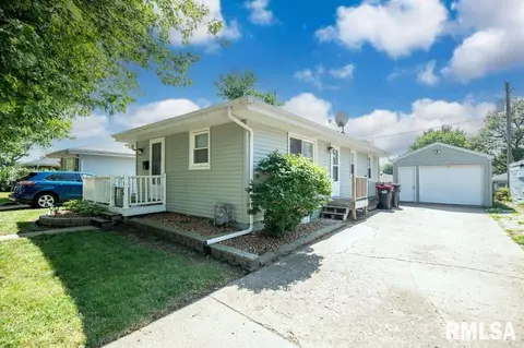 1519 S 3rd St, Pekin, IL 61554