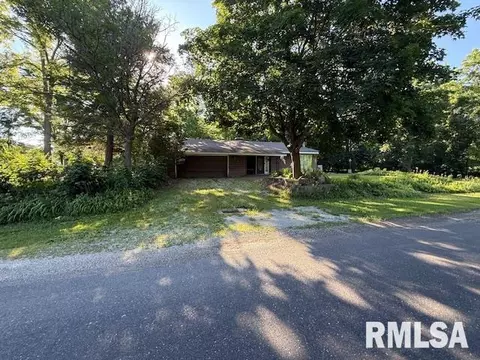 10030 N Garden Ln, Peoria, IL 61615