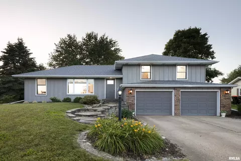3119 W Forsythe Rd, Peoria, IL 61614