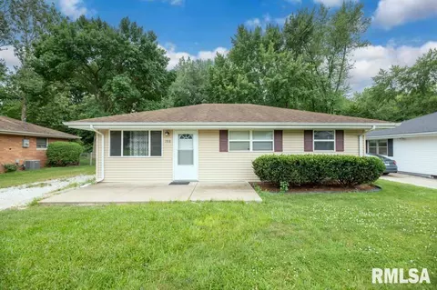 1918 W White Oak Dr, Peoria, IL 61614