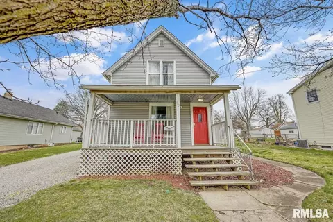 903 E Lake Ave, Peoria Heights, IL 61616