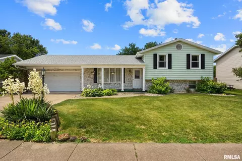 3524 W Saymore Ln, Peoria, IL 61615
