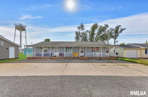 103 E 2nd St, Glasford, IL 61533