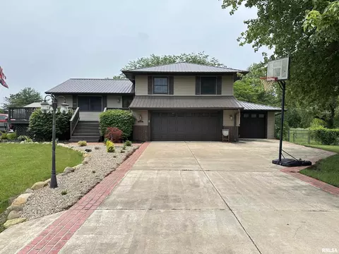 217 Falcon Dr, Green Valley, IL 61534